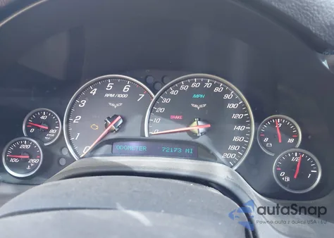 2011 Chevrolet Corvette z USA, uszkodzony, nr VIN 1G1YE2DW2B5102820